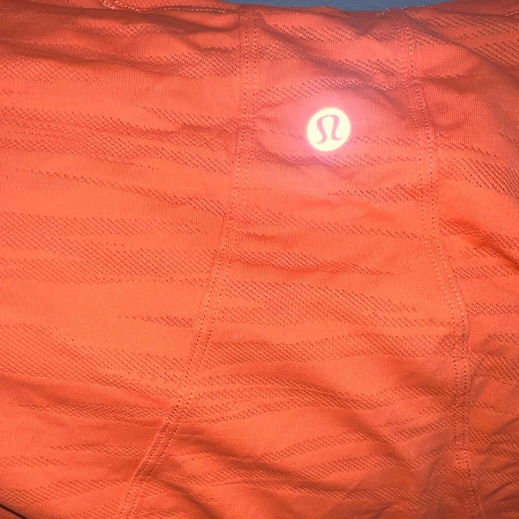 Lululemon cropped long sleeve top - Picture 2 of 2